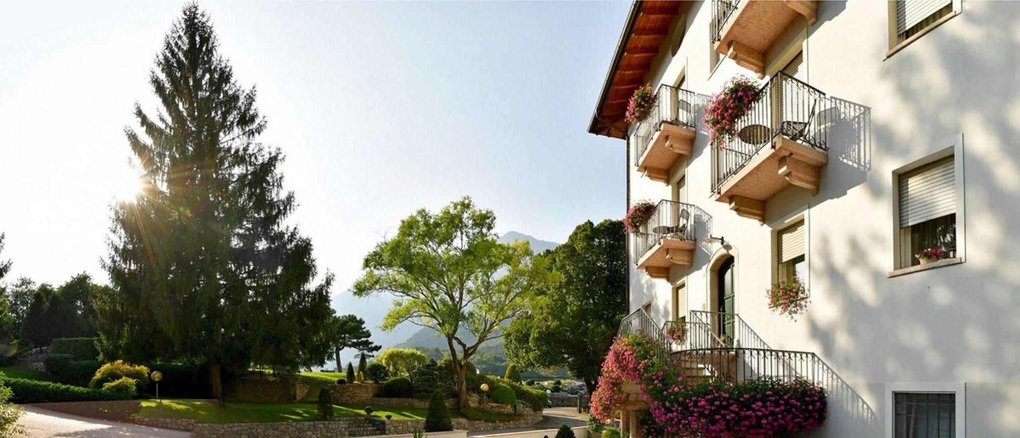Hotel Lilla' Terlago Exterior photo